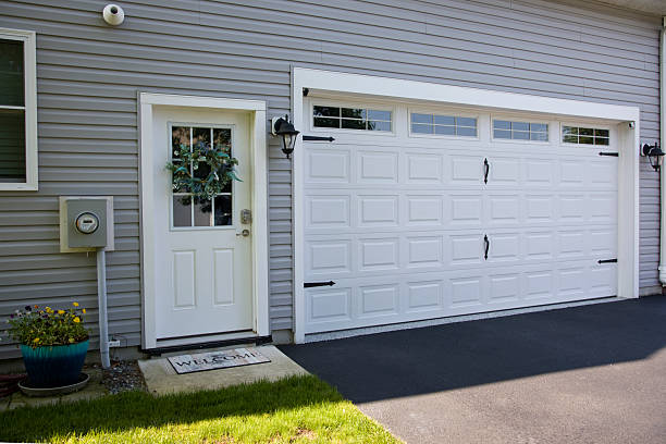 24/7 Emergency Garage Door Panel Replacement experts in Mountain Home, NC